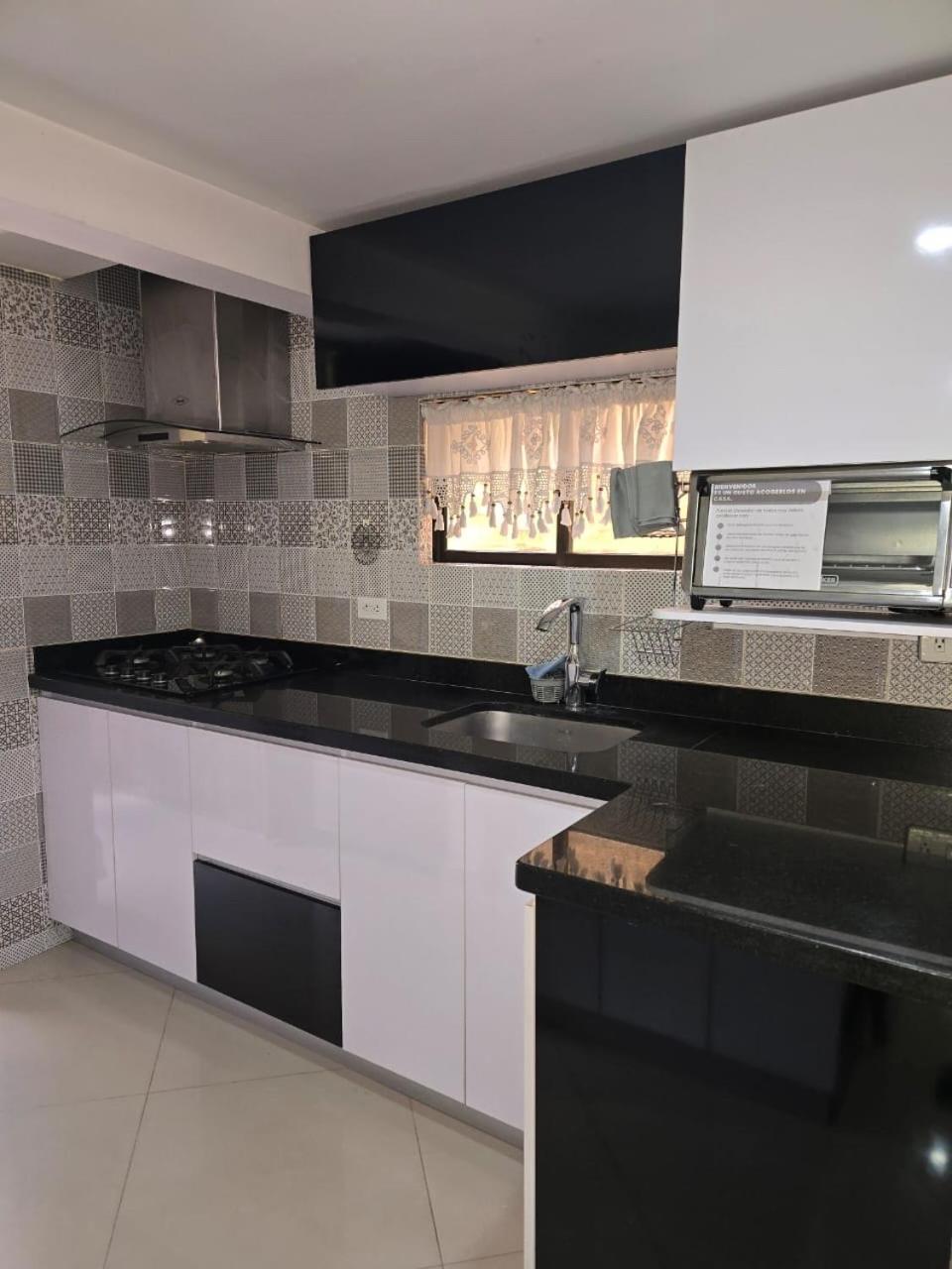 Apartamento En Tricentenario *