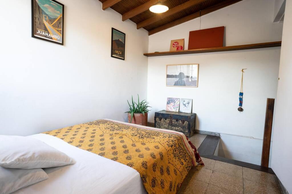 Villa Colonial In Laureles, Unique&special House Medellín