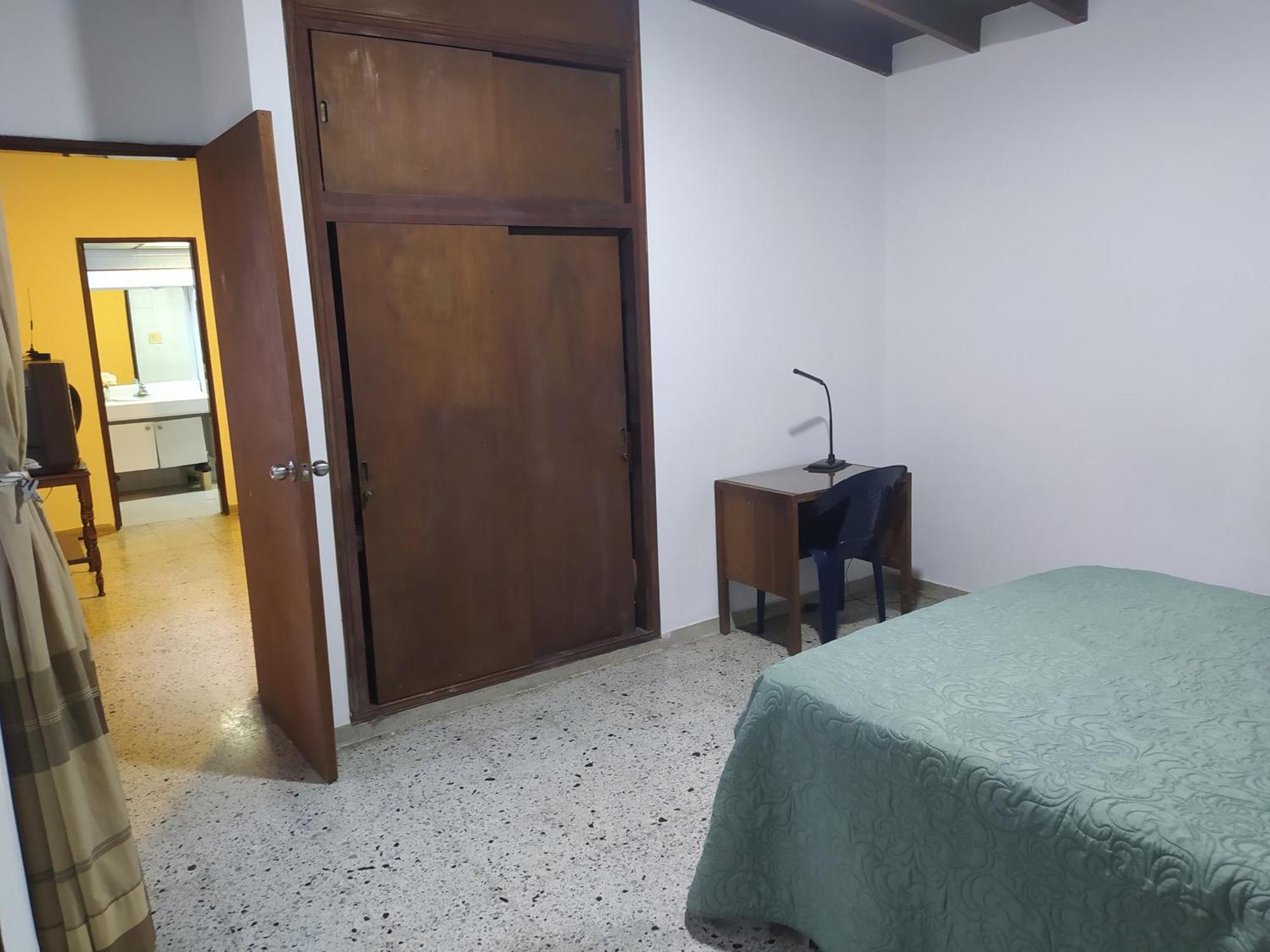 The Flora House - Espacio Seguro, Amplio Y Acogedor Habitación en casa particular *