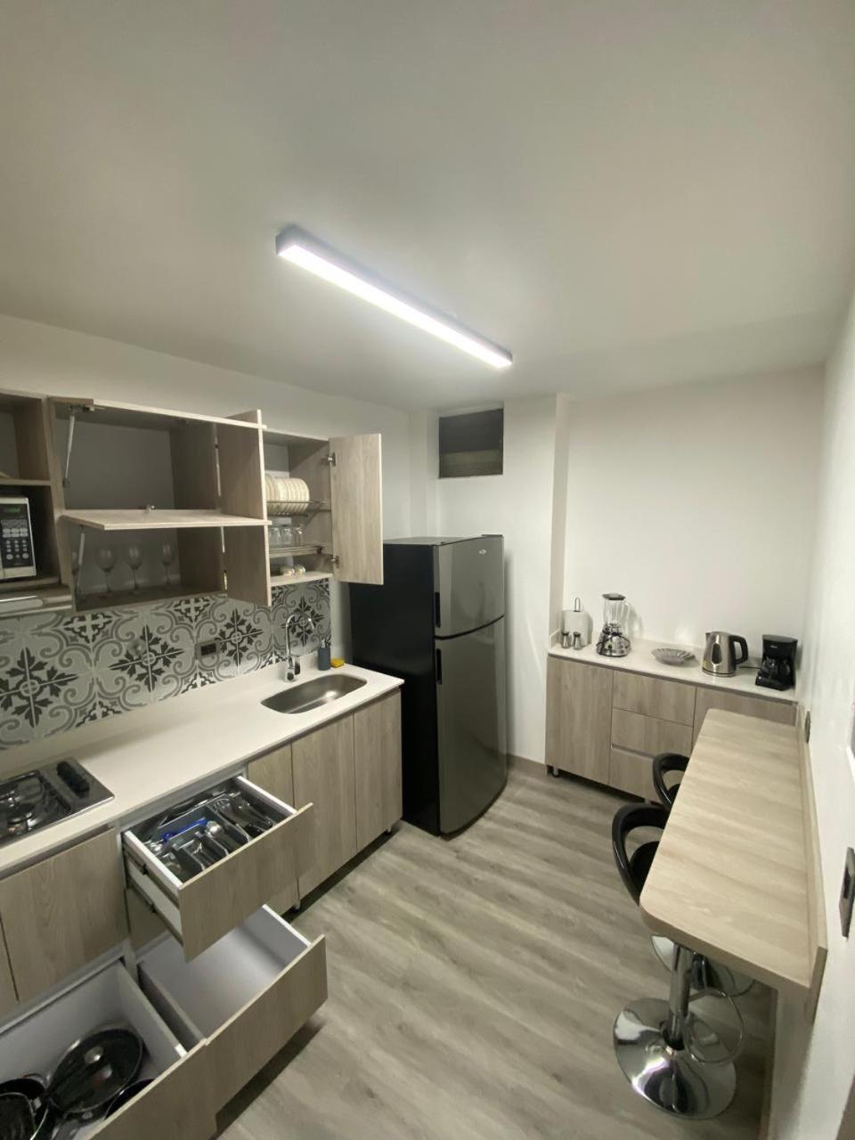 Apartamento Comodo Apto En Laureles