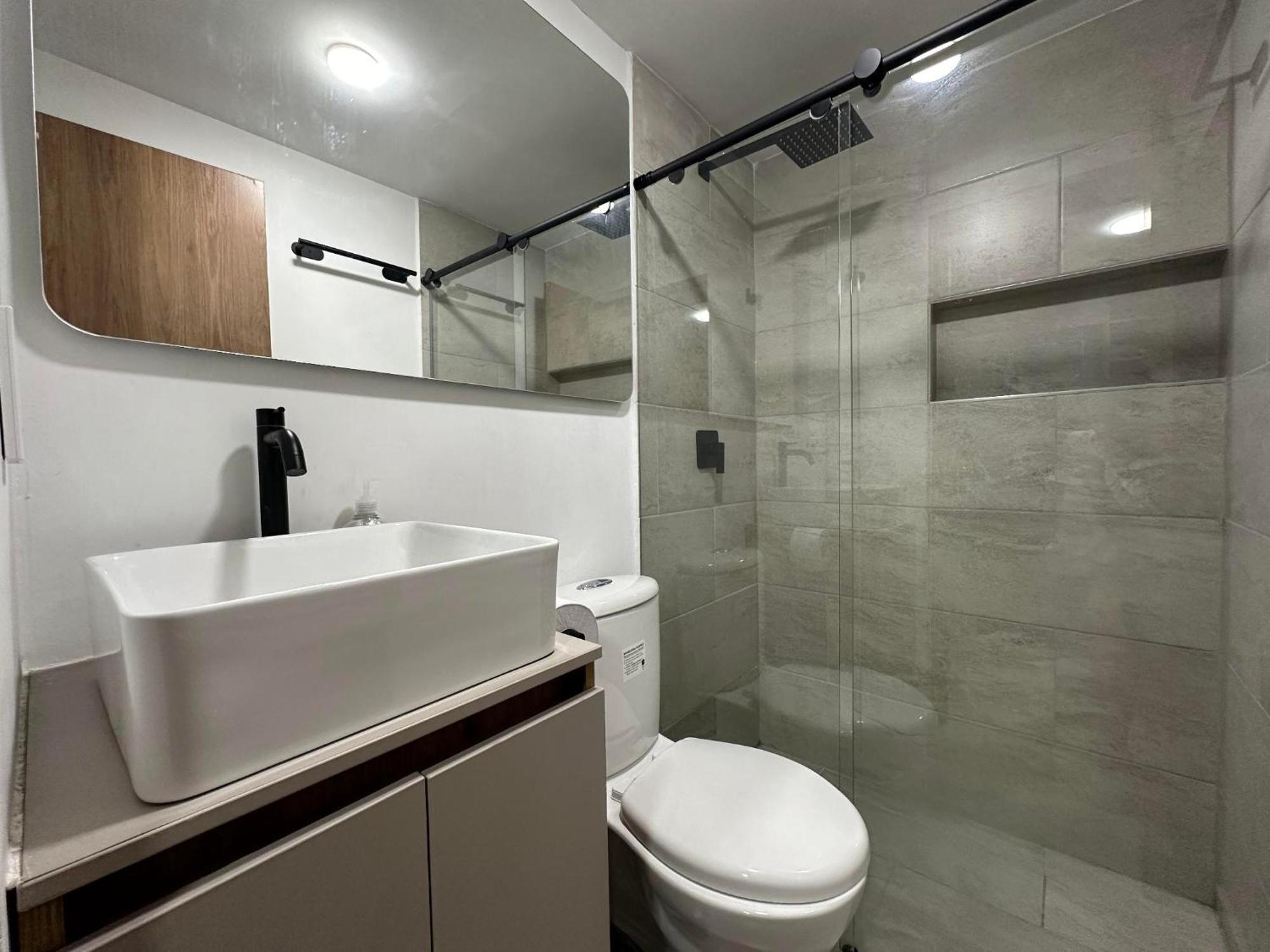 Modernos Cerca Al Poblado Apartamento