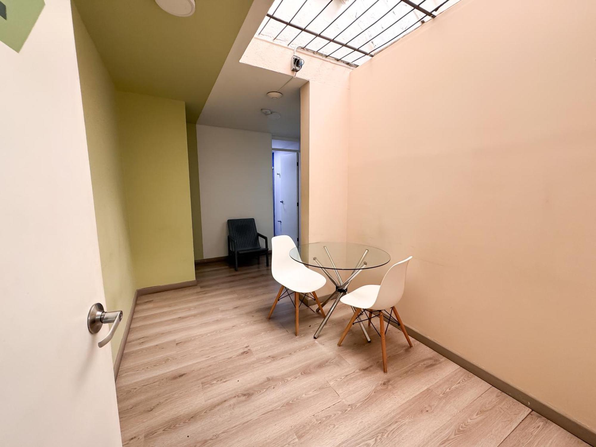 Aparta Estudio Cerca Al Parque Lleras M202 By Roots Medellín