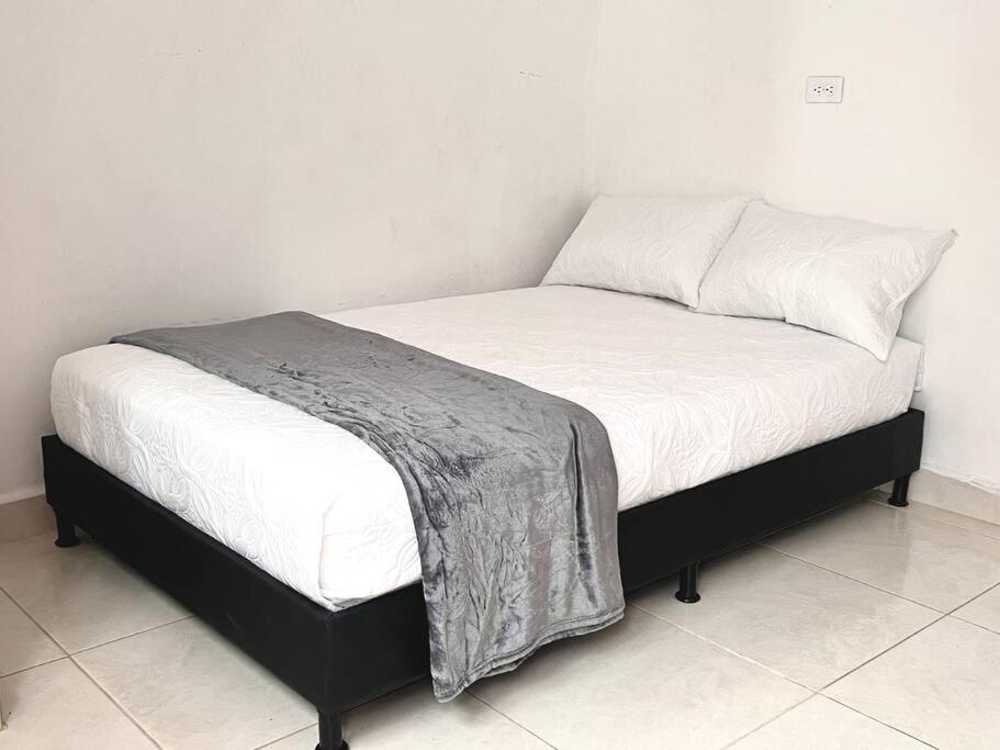 Acogedora Casa En Laureles * Medellín