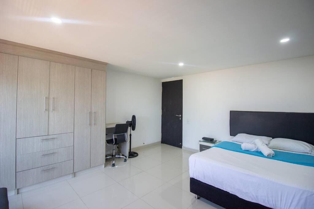 Avenida El Poblado Con Garage Y Lavanderia 506 * Medellín