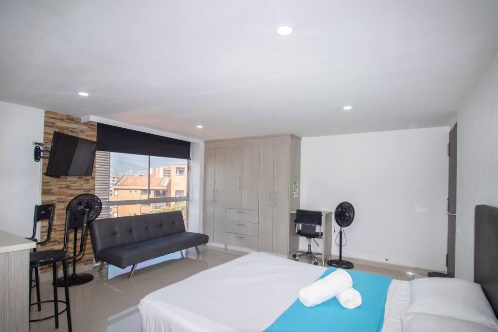 Apartamento Avenida El Poblado Con Garage Y Lavanderia 506 *
