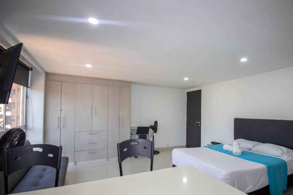 Apartamento Avenida El Poblado Con Garage Y Lavanderia 506 *