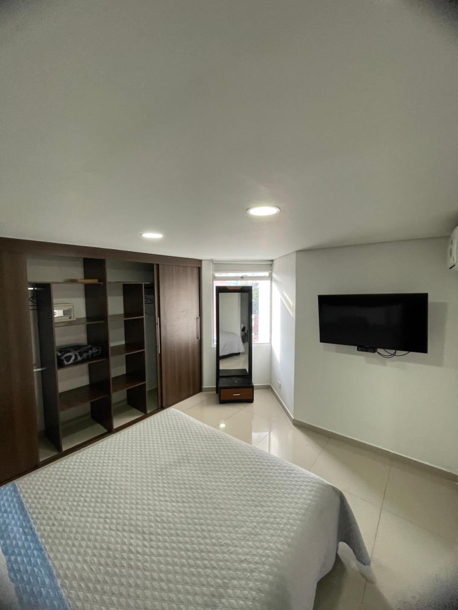 Ivanna Jumar Apartahotel