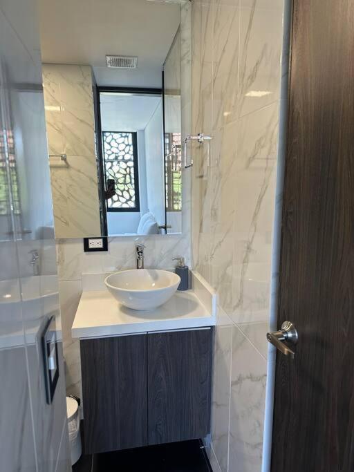 102 Apto Poblado Apartamento *