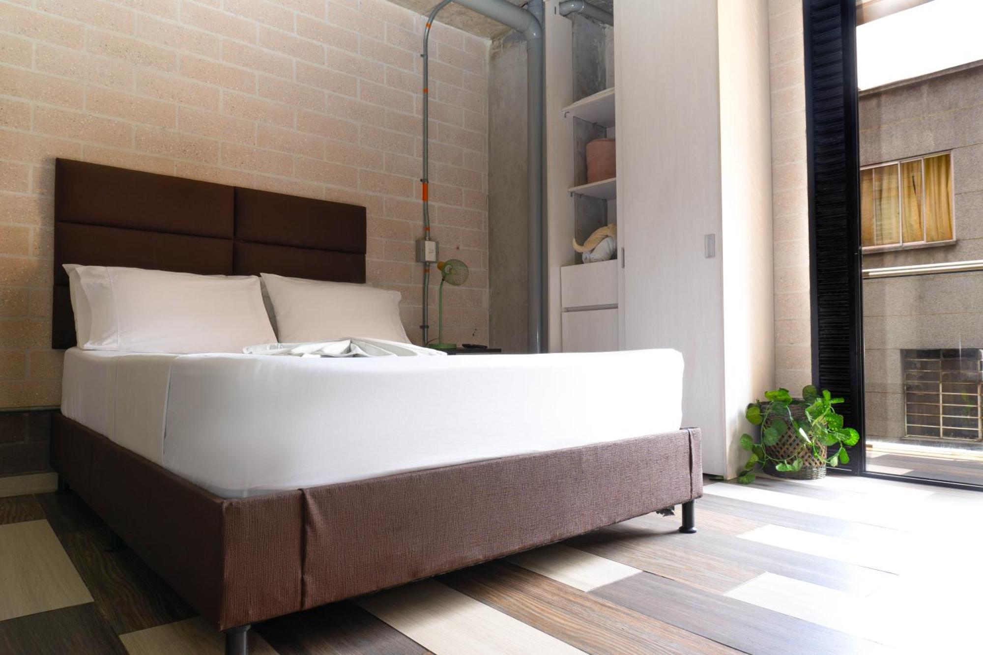 Magenta Hotel