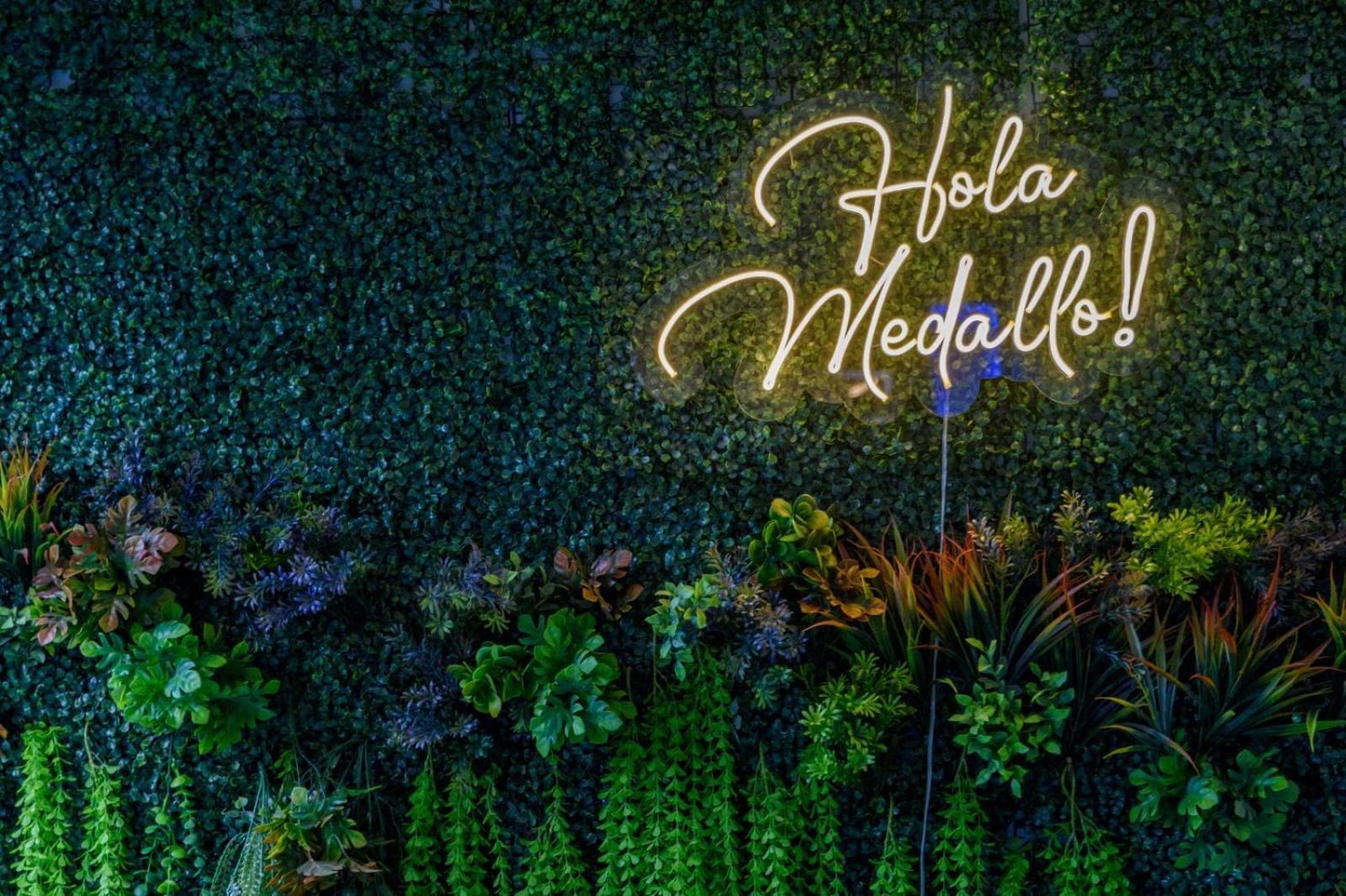 Hola 3* Medellín