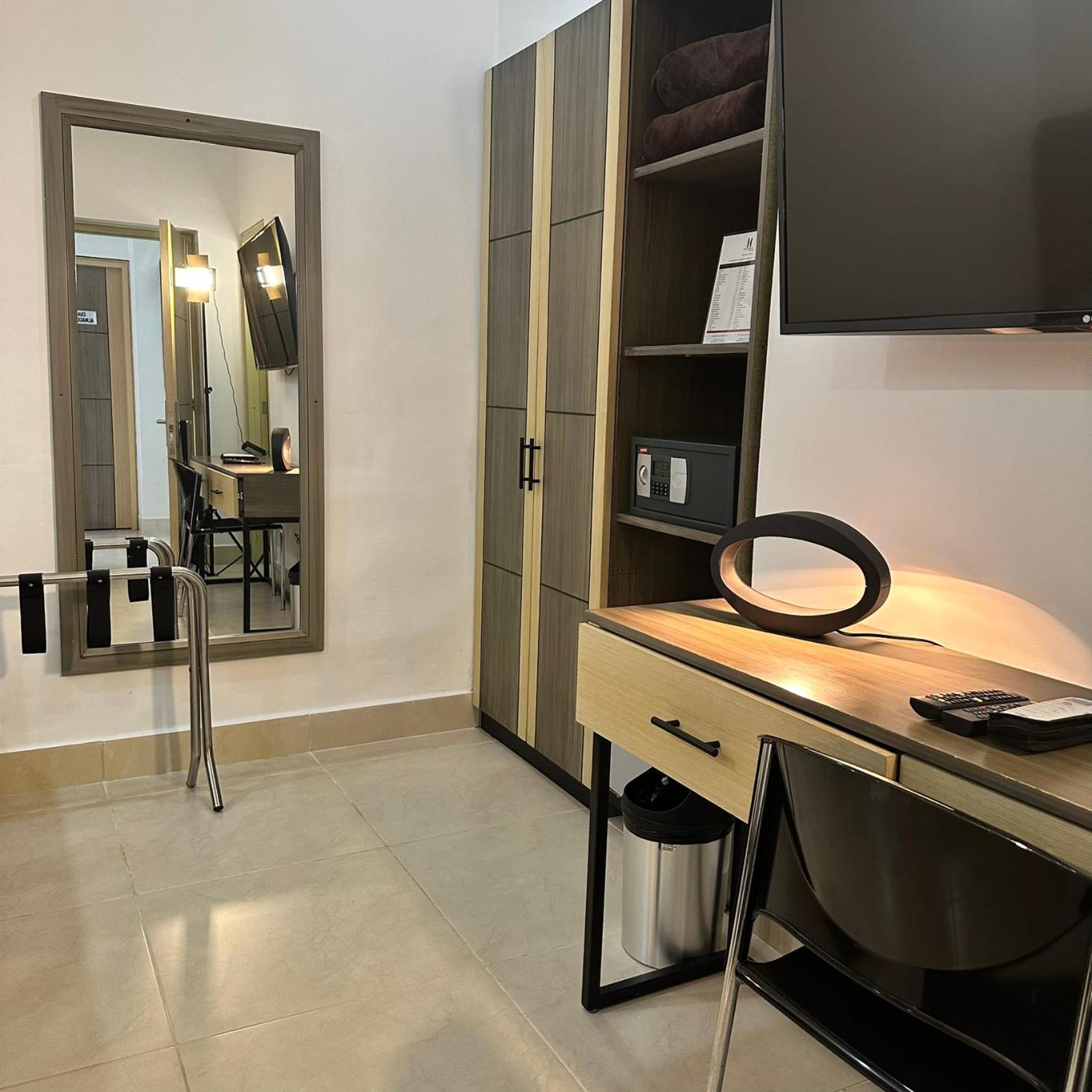 Hotel Merlott Lleras 3*