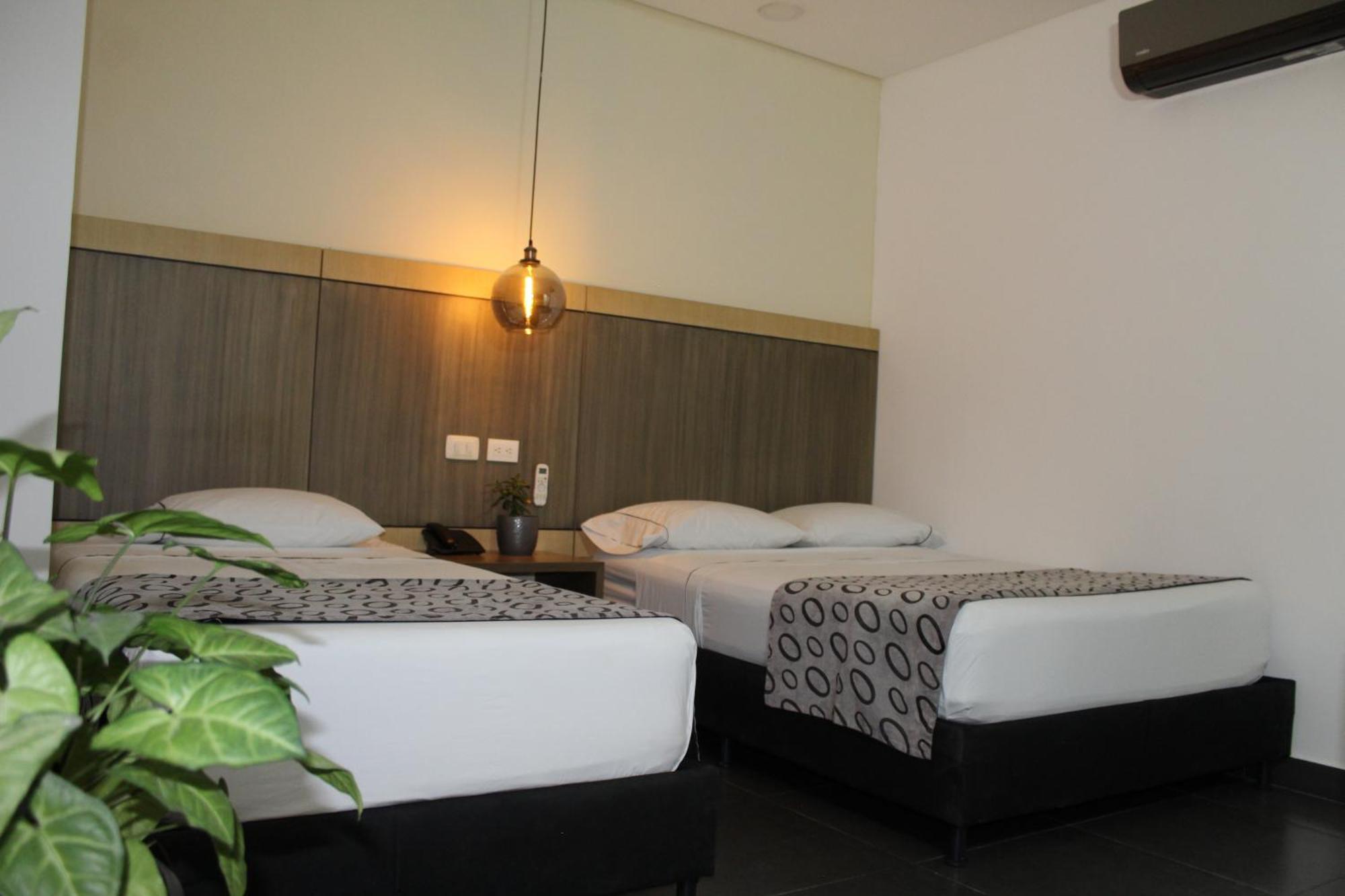 Merlott Lleras Hotel