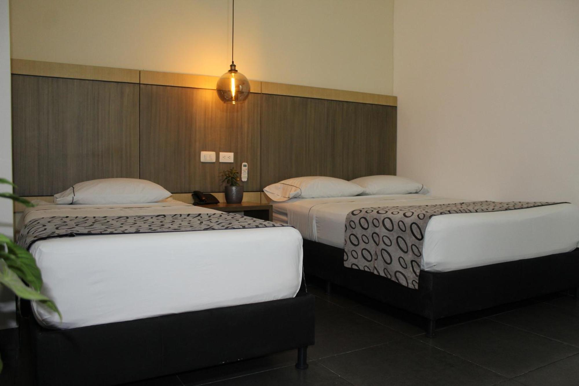 Hotel Merlott Lleras 3*