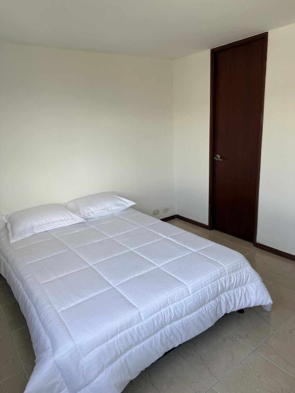 Apartamento In Poblado 17th Floor W Pool *