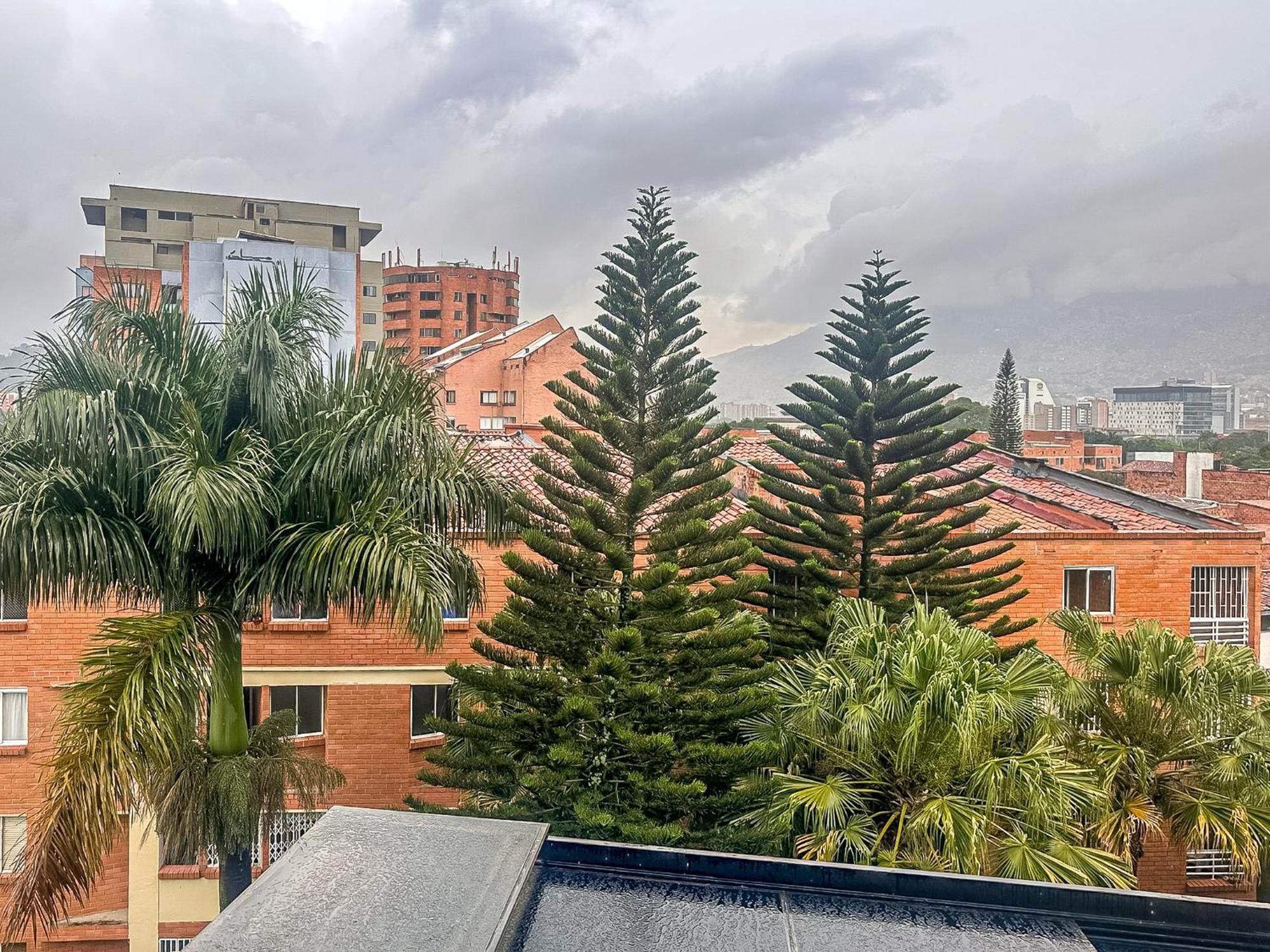 Apartamento Edificio Atalanta En El Corazon De Medellín