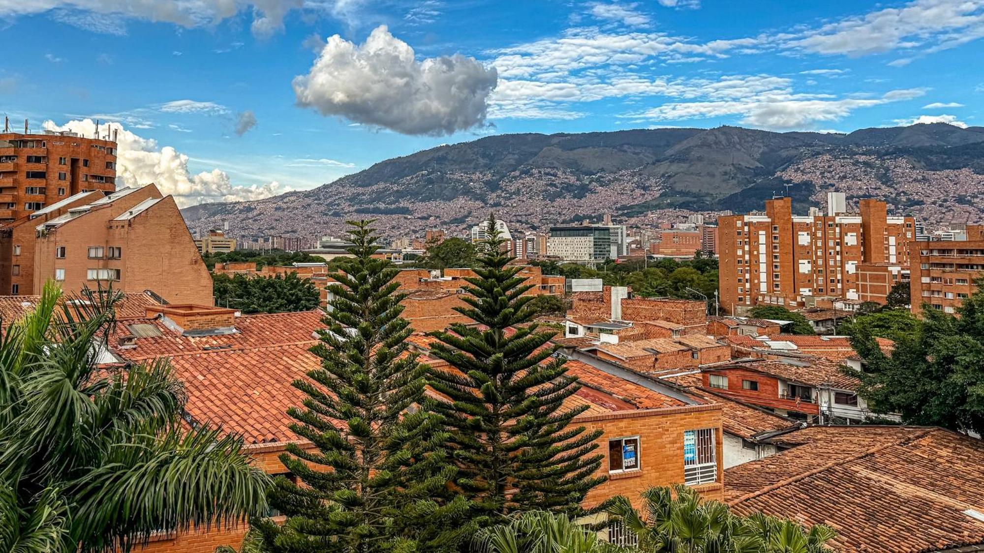 Edificio Atalanta En El Corazon De * Medellín