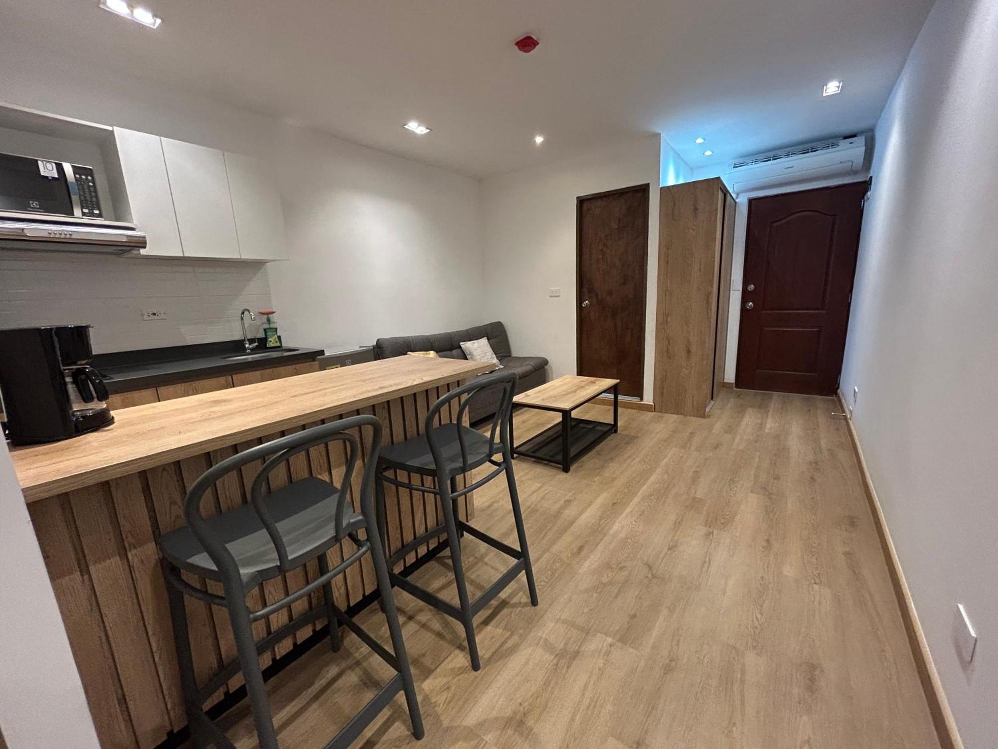 Lujoso A Pasos Del Metro De Apartamento