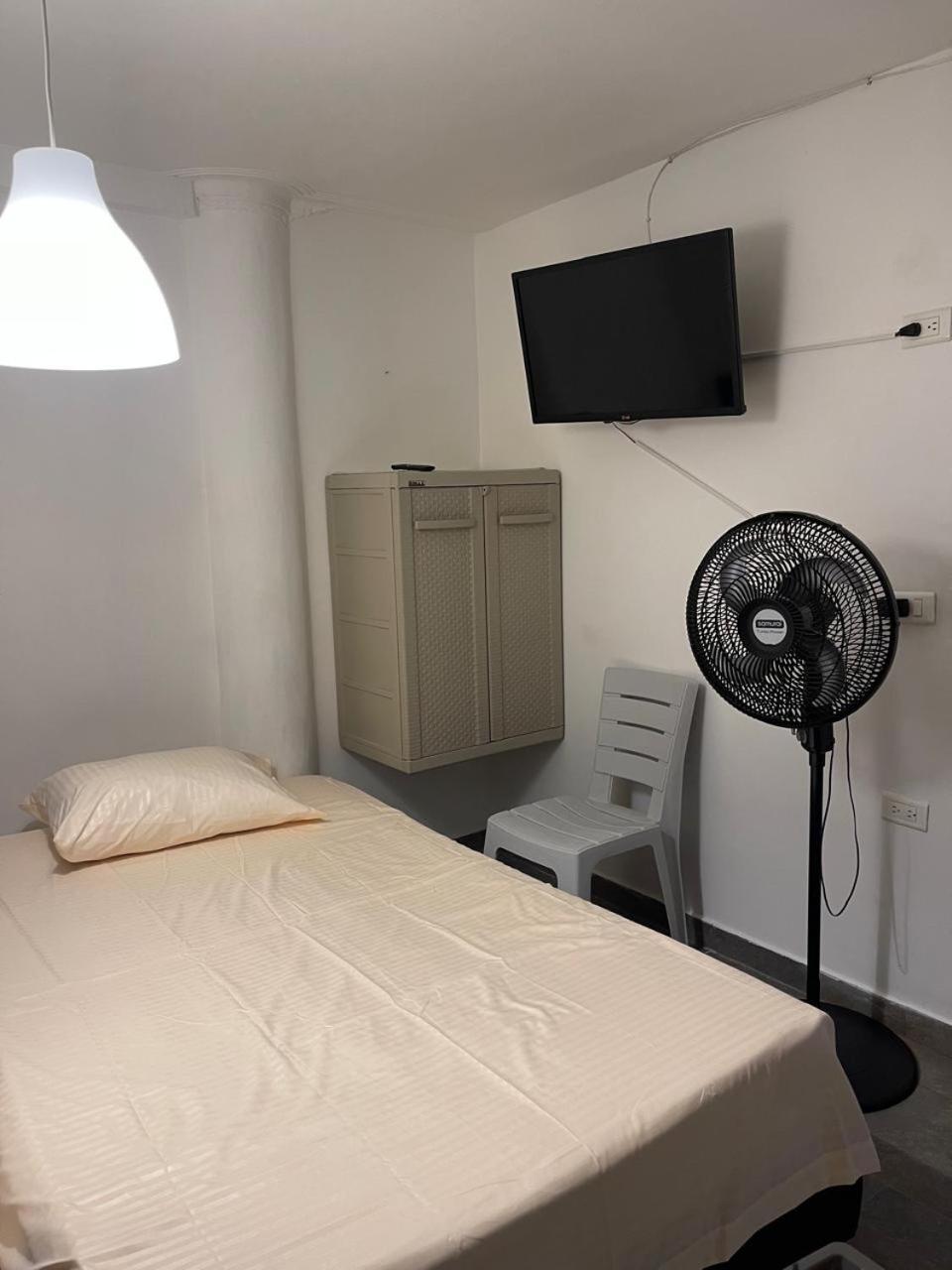 # 1 Interno