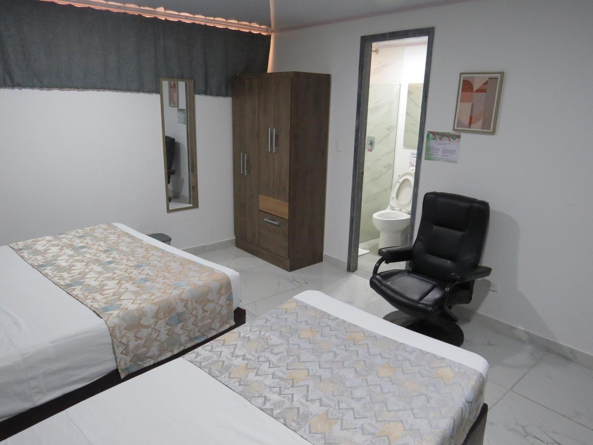 A & A Santa Alejandria Hotel *