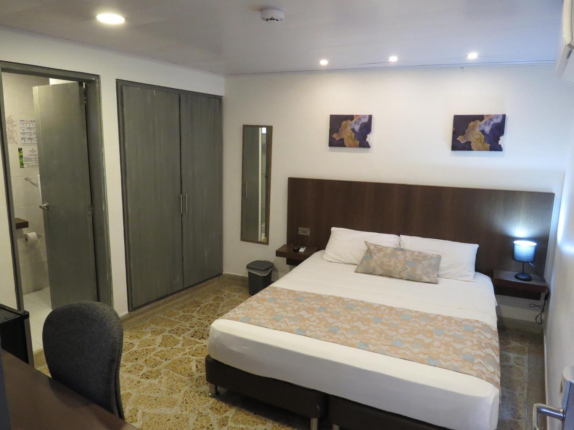 Hotel A & A Santa Alejandria *