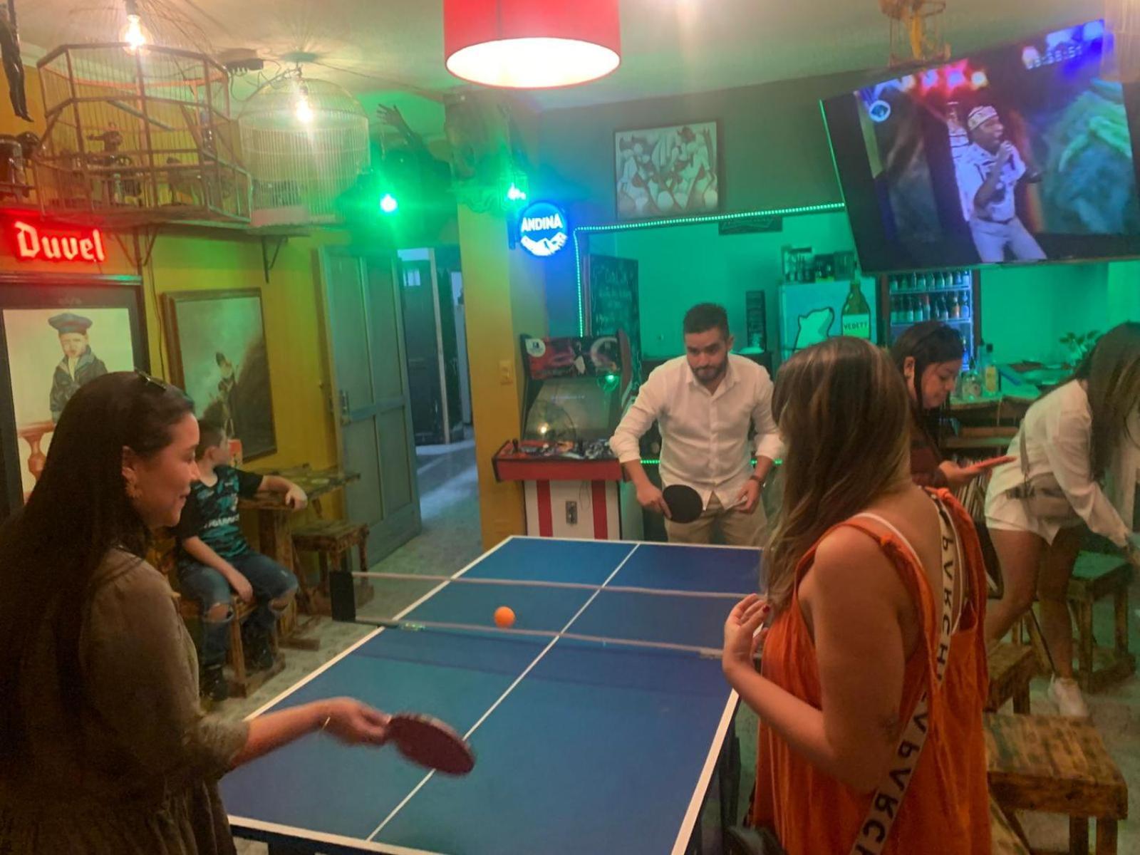 Pensión Casa Almarita - Hostal, Bar Y Restaurante Medellín