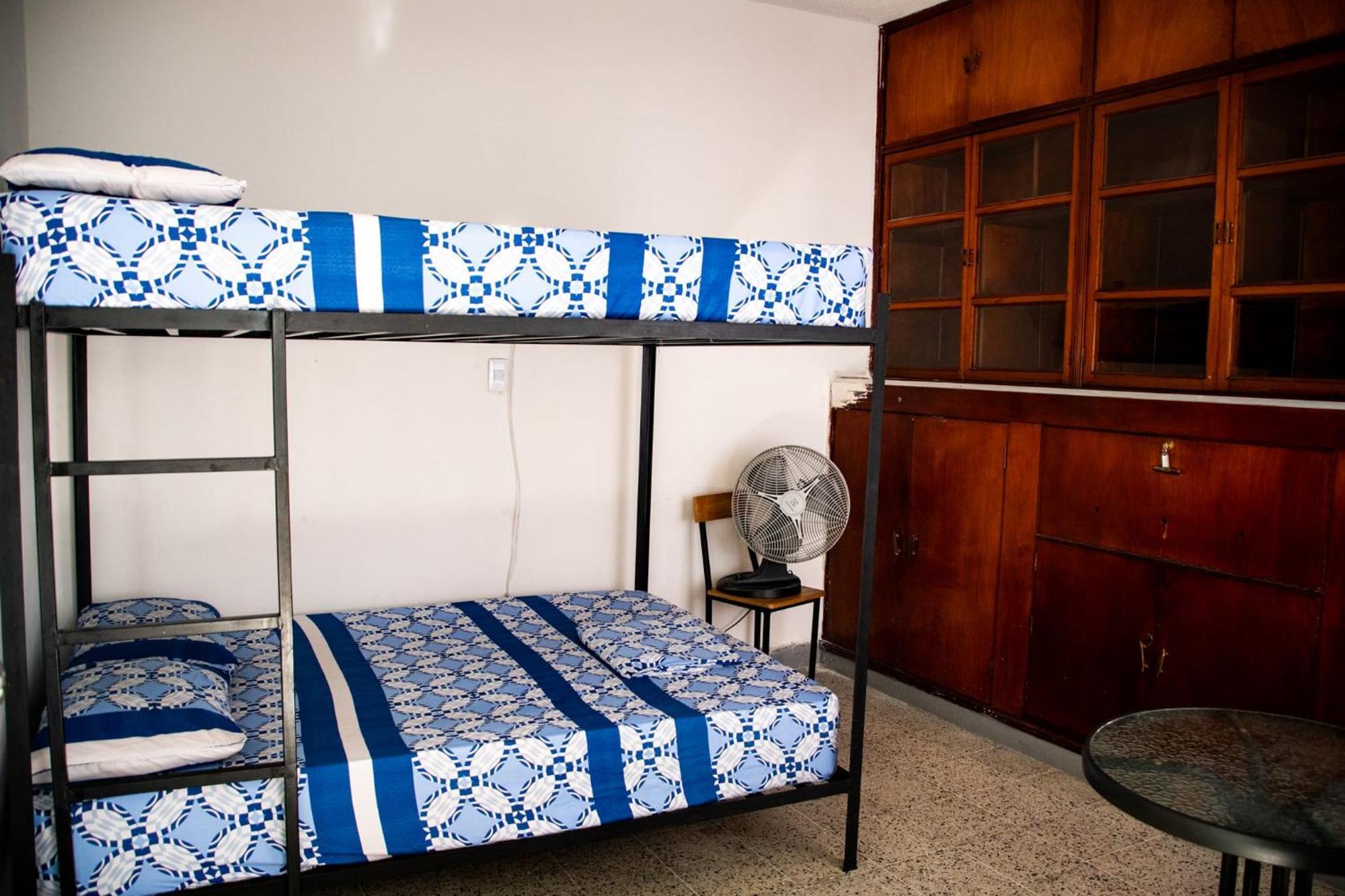 Casa Almarita - Hostal, Bar Y Restaurante *
