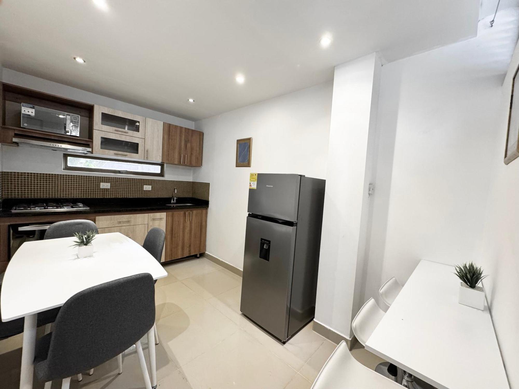 El Poblado 4 Bedrooms 2 Bathrooms With Terrace Apartamento