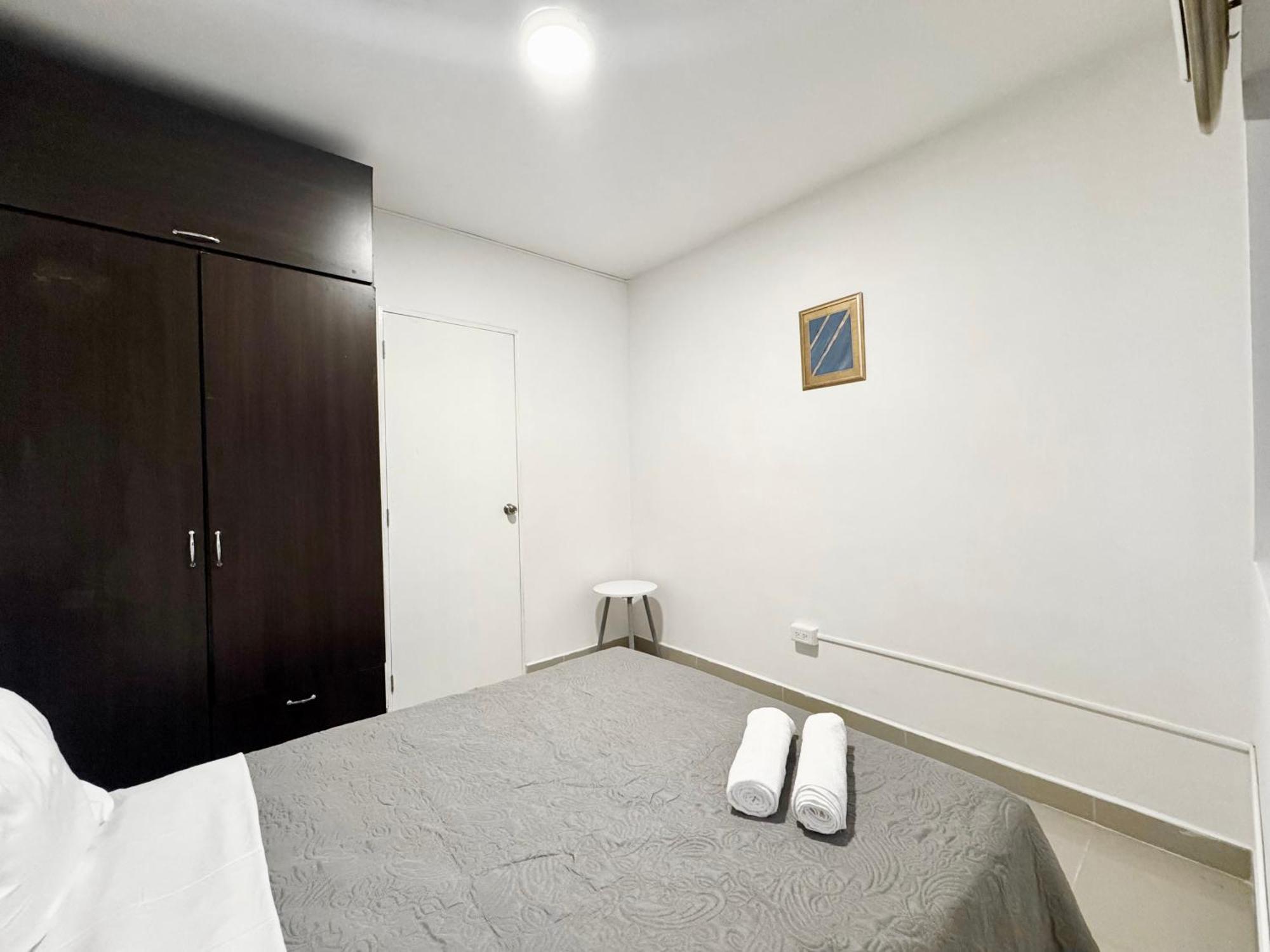 El Poblado 4 Bedrooms 2 Bathrooms With Terrace Apartamento *