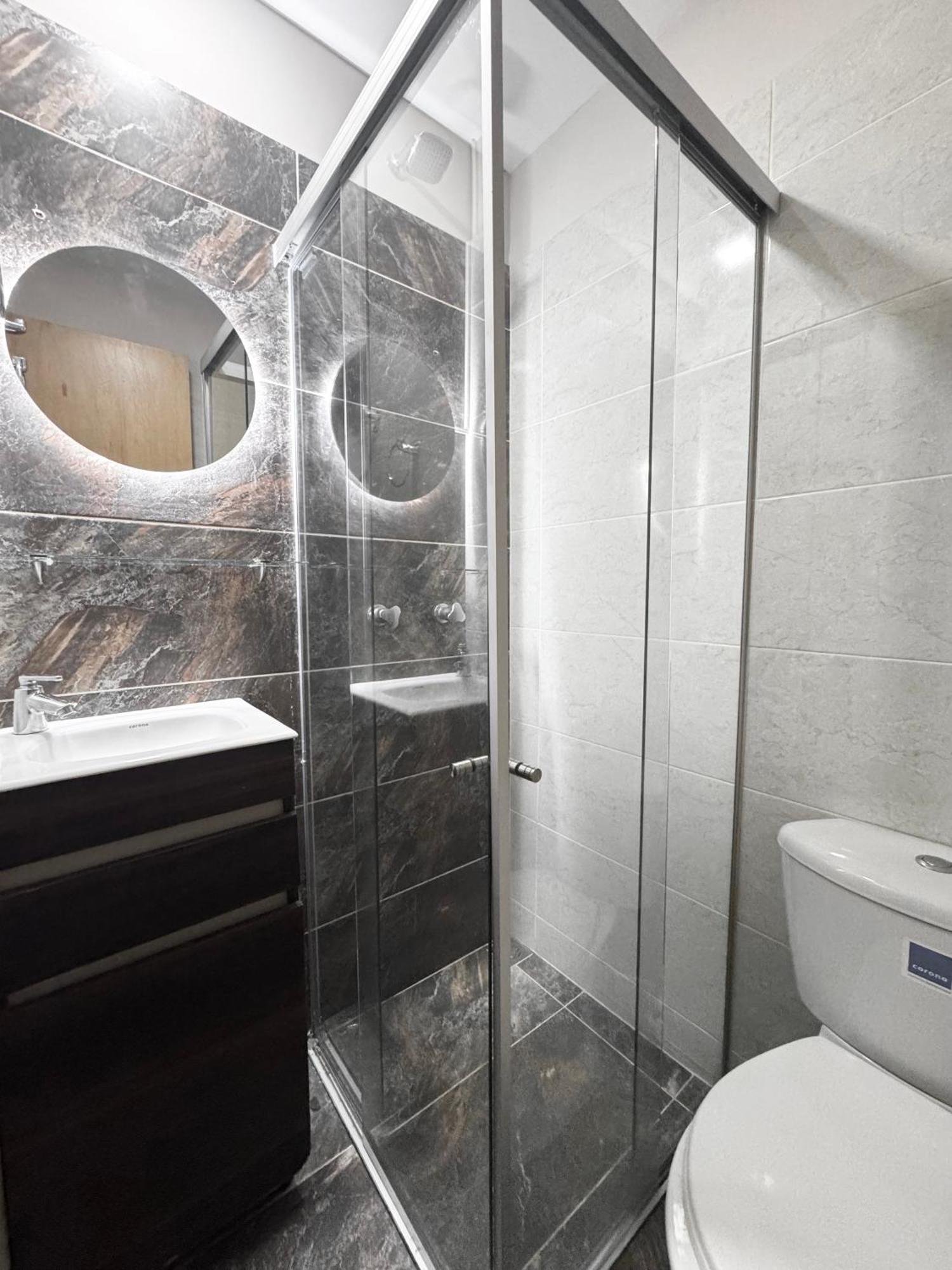 Apartamento El Poblado 4 Bedrooms 2 Bathrooms With Terrace *
