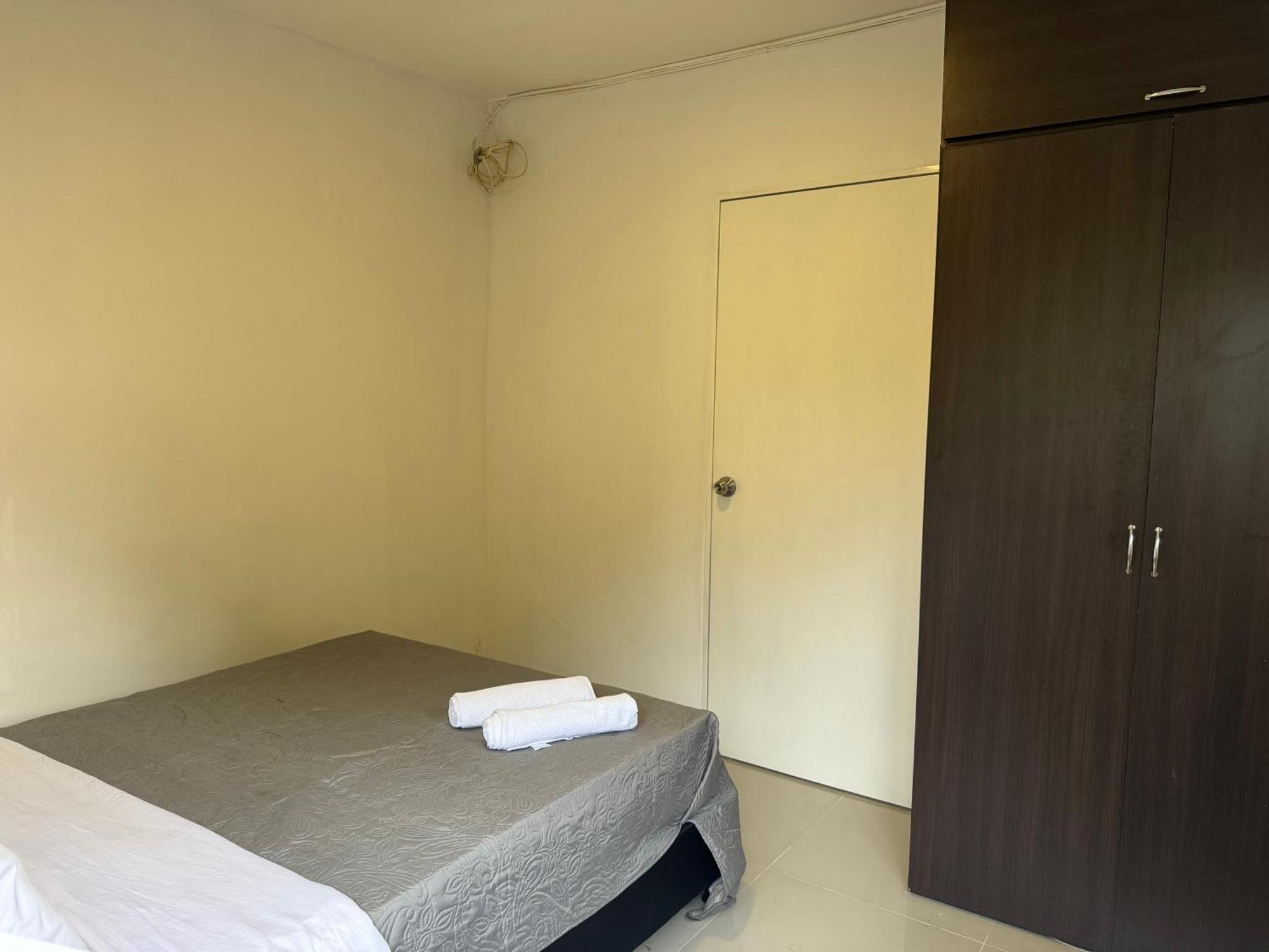 Apartamento El Poblado 4 Bedrooms 2 Bathrooms With Terrace *