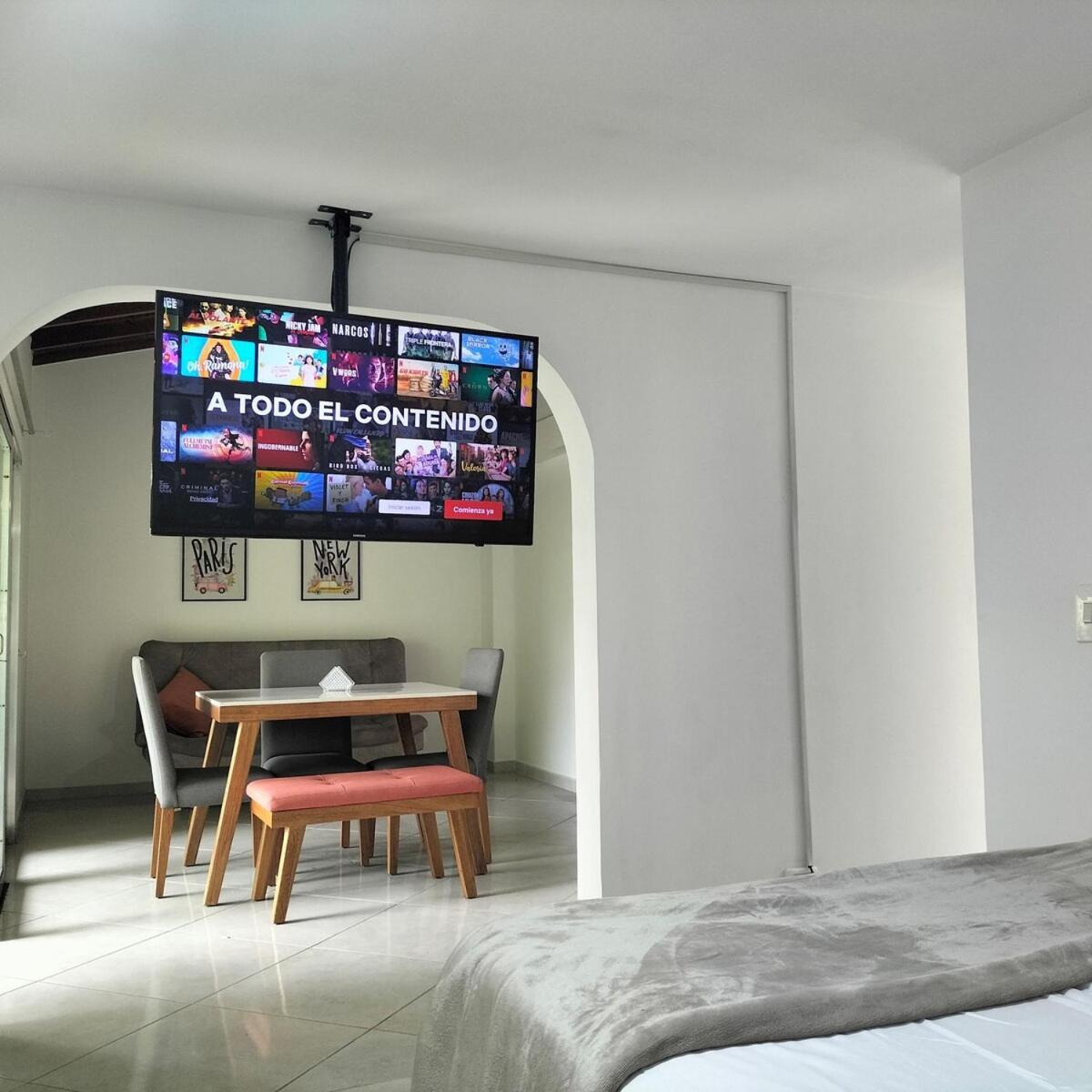 Comfortable And With Large Balcony In Belen Apartamento