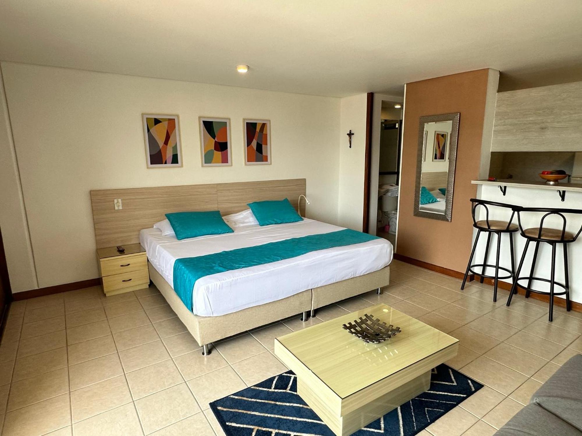 Apartamento Amoblados Poblado Patio Bonito *
