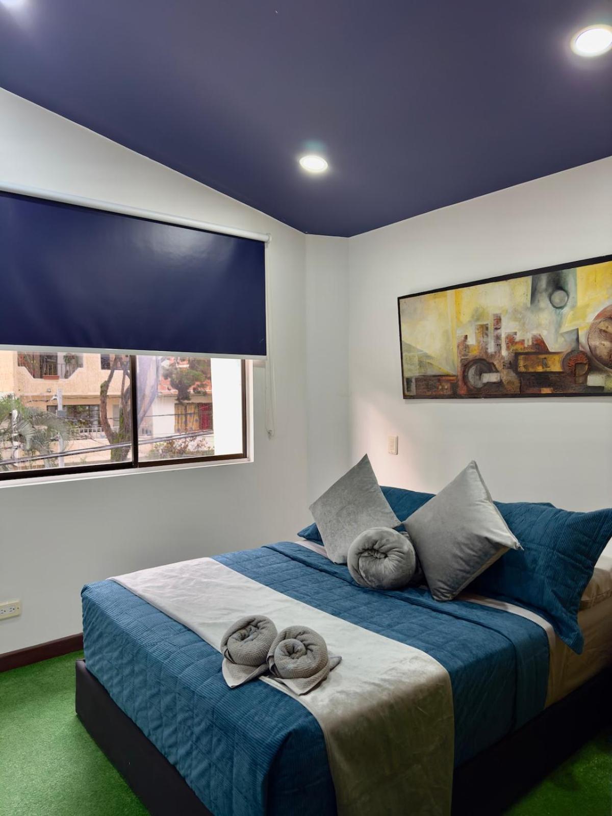 The Yellow Corner Apartment *
