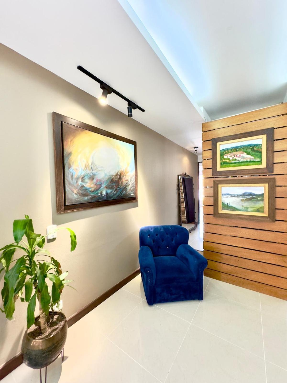 The Yellow Corner Apartment