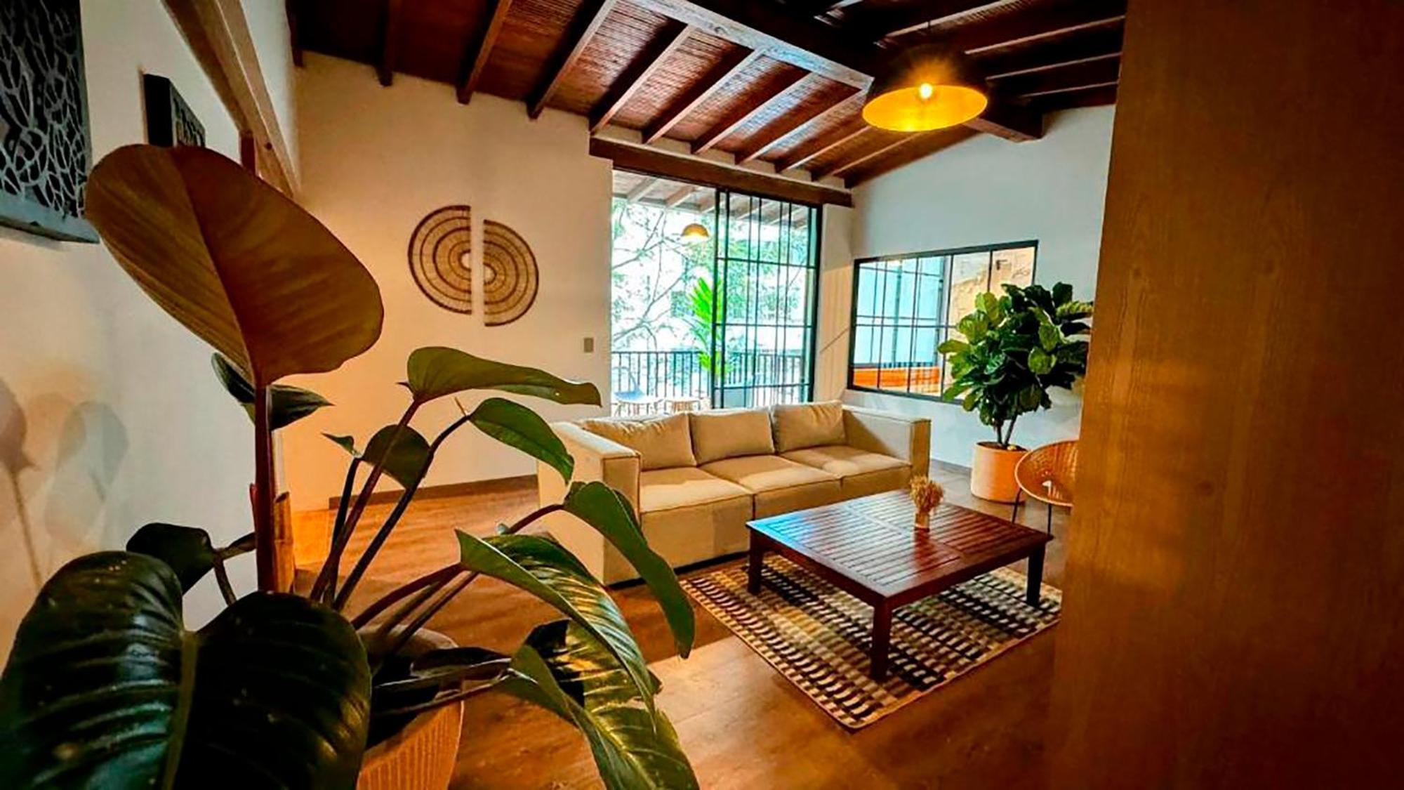 Milla De Oro Familiar Deluxe Con Jacuzzi Poblado Apartamento *