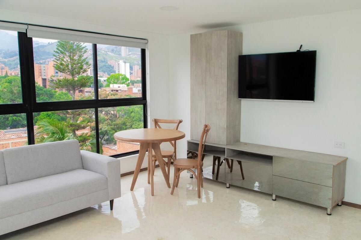 Laureles Faro 78 4 Queen Bed Con Aire Apartamento