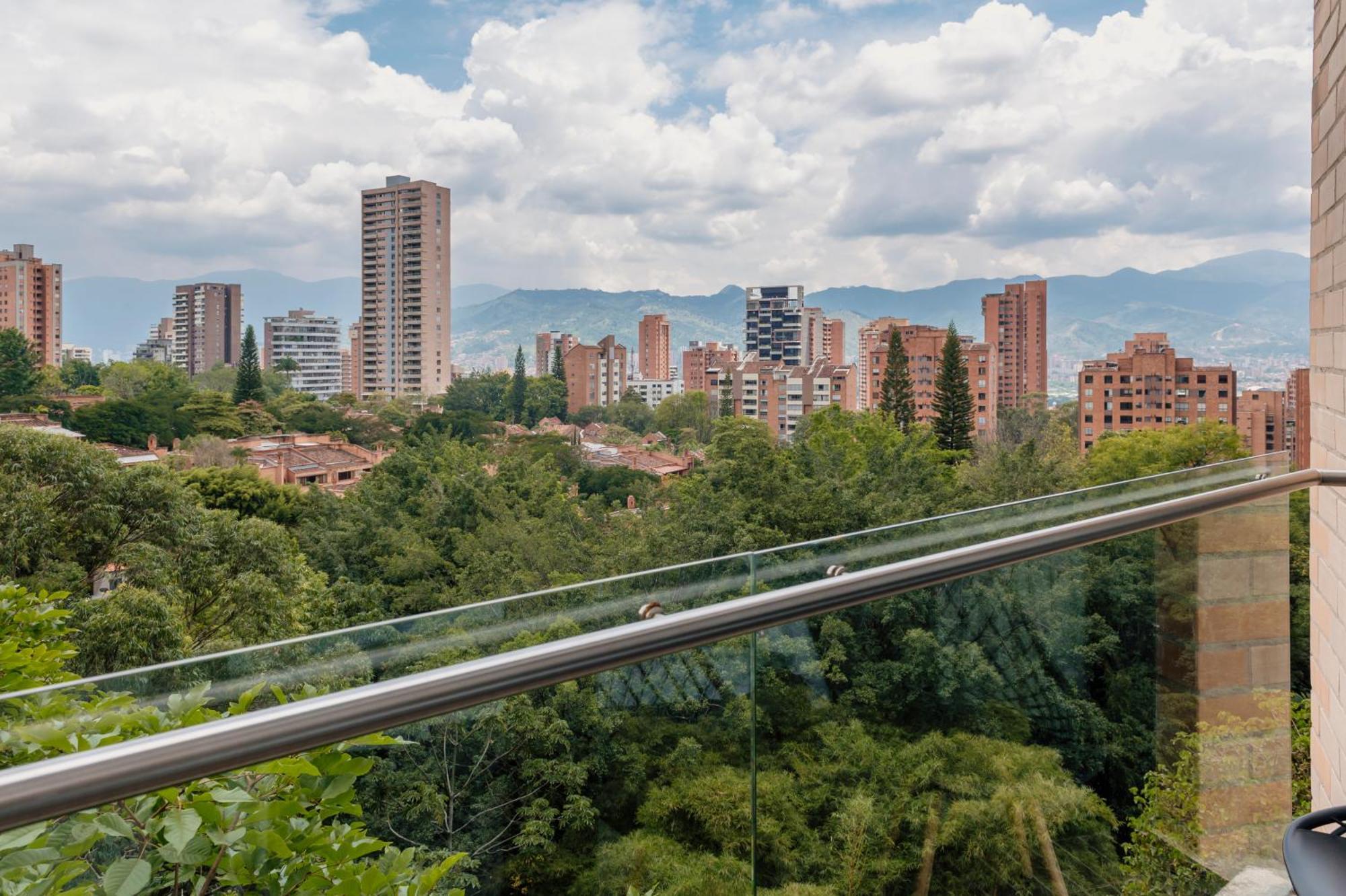 Lettera 4* Medellin