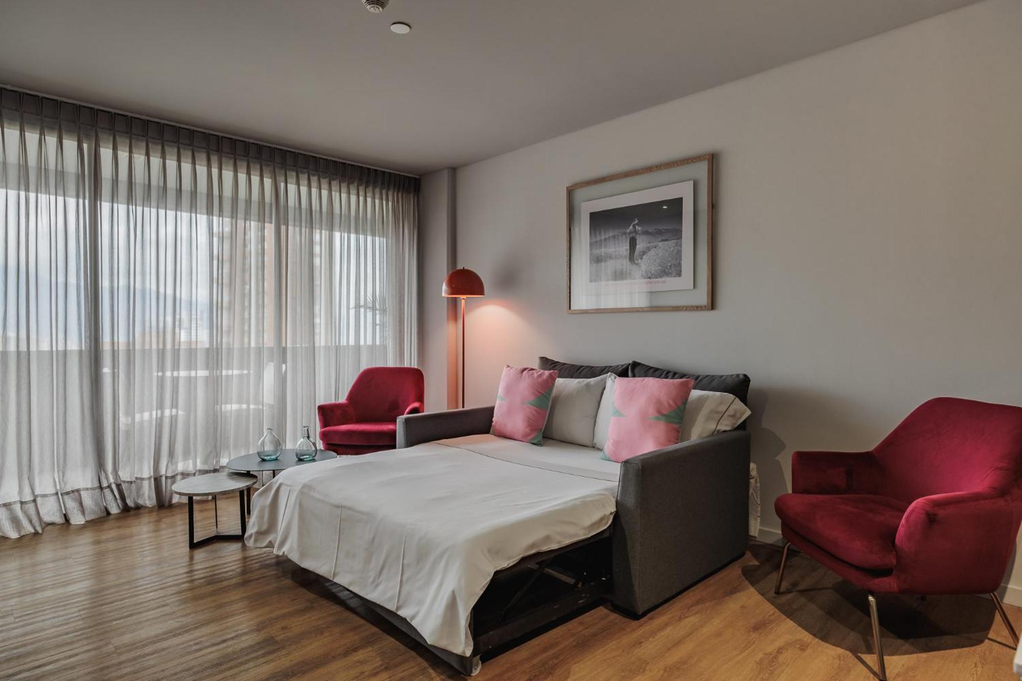 Hotel Versus Medellín