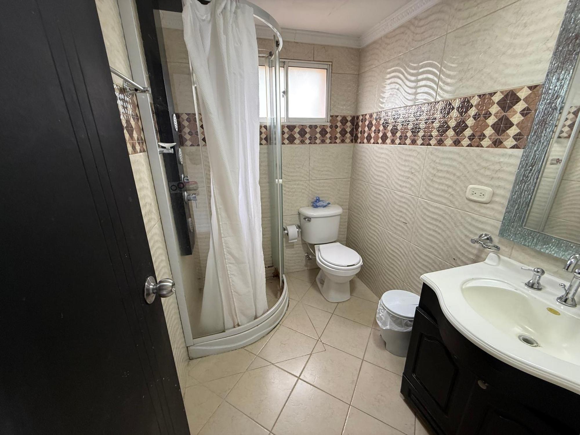 Hermosa Casa Muy Amplia En Excelente Sector