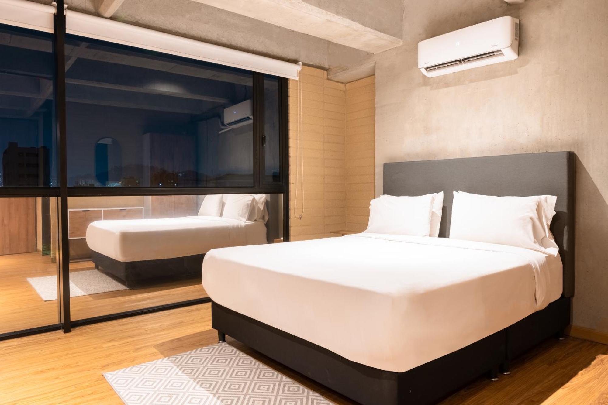 Loft 43 *