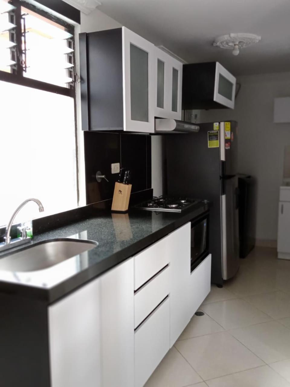 Apartment Renovado Parque La Floresta, Reserva Minimo De 21 Dias Medellin