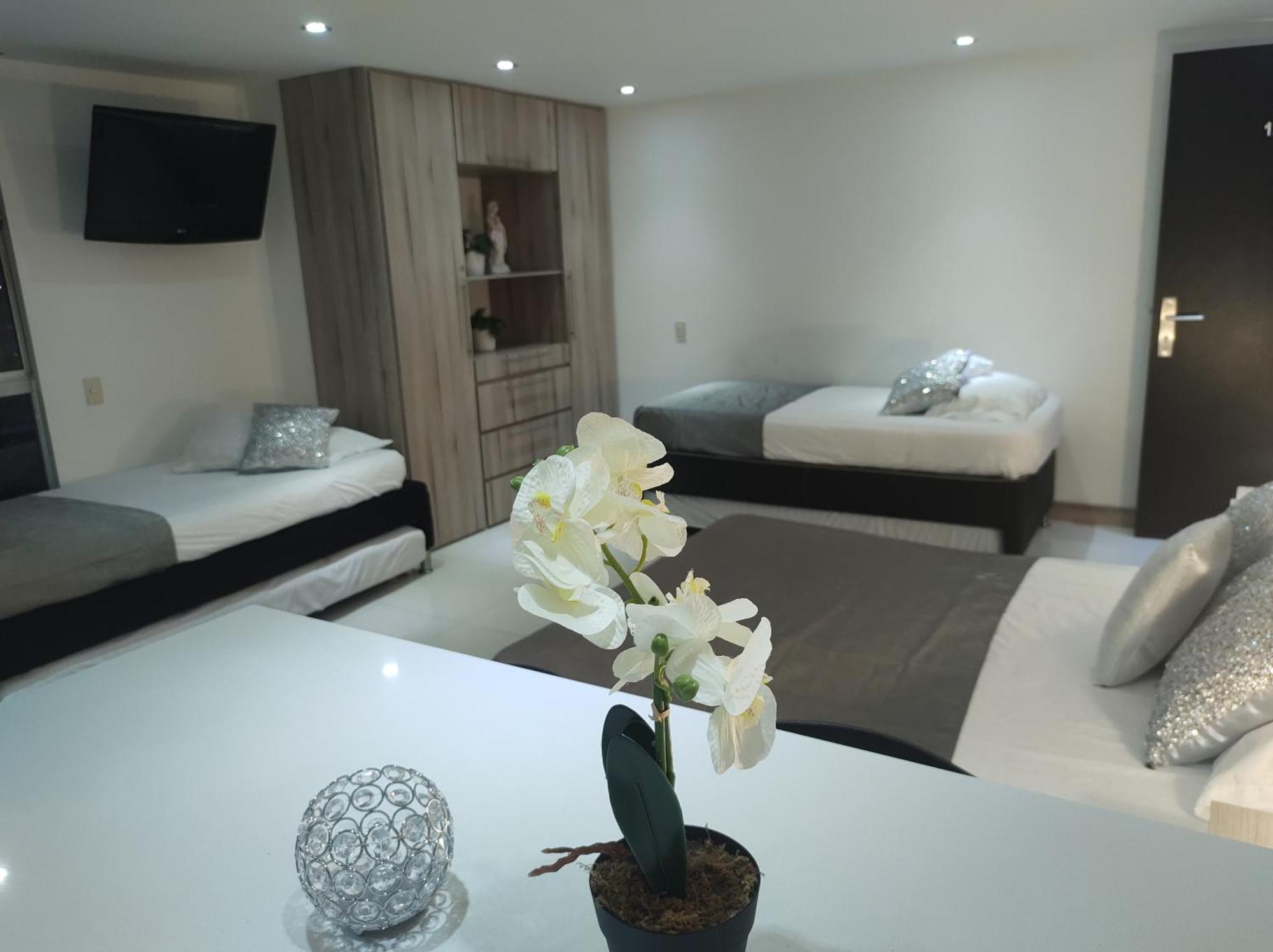 Apartment El Poblado 1 A 5 Huespedes Cerca Club Campestre