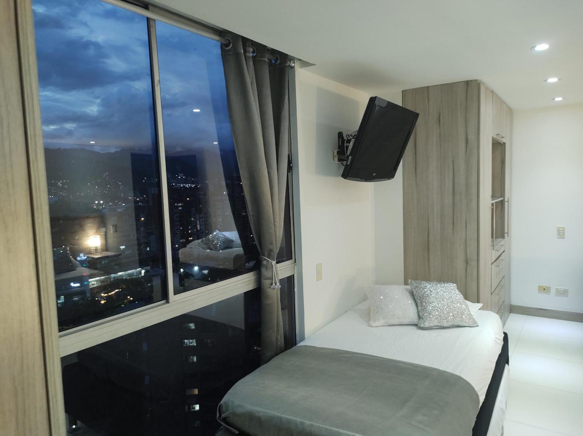 El Poblado 1 A 5 Huespedes Cerca Club Campestre Apartment Medellin