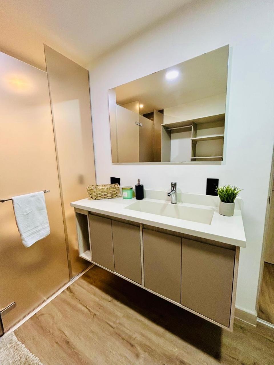 Apartamento Modern, Apt/near Tourist Sites. *