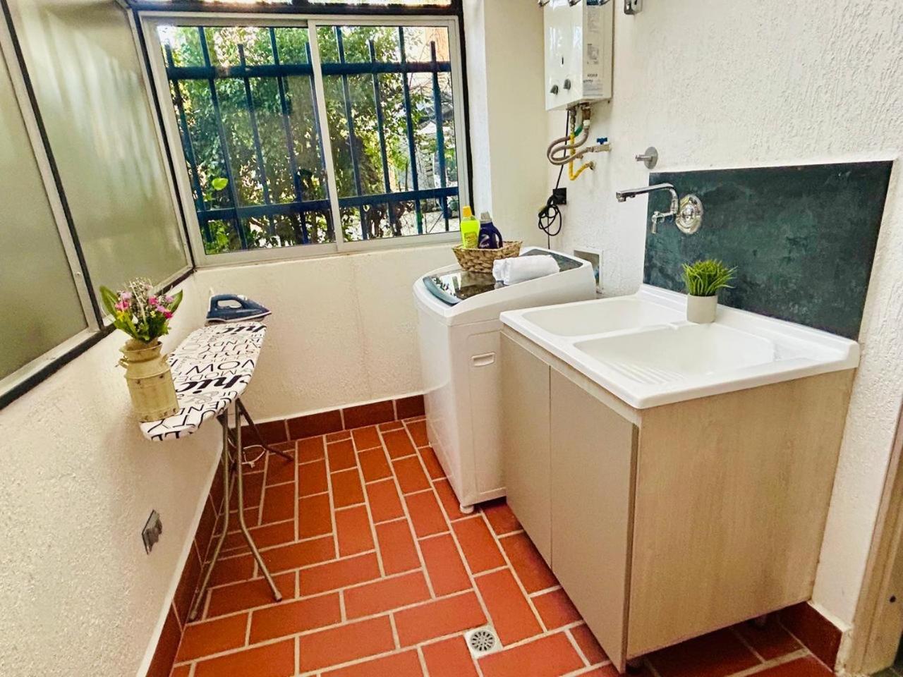 Modern, Apt/near Tourist Sites. Apartamento *