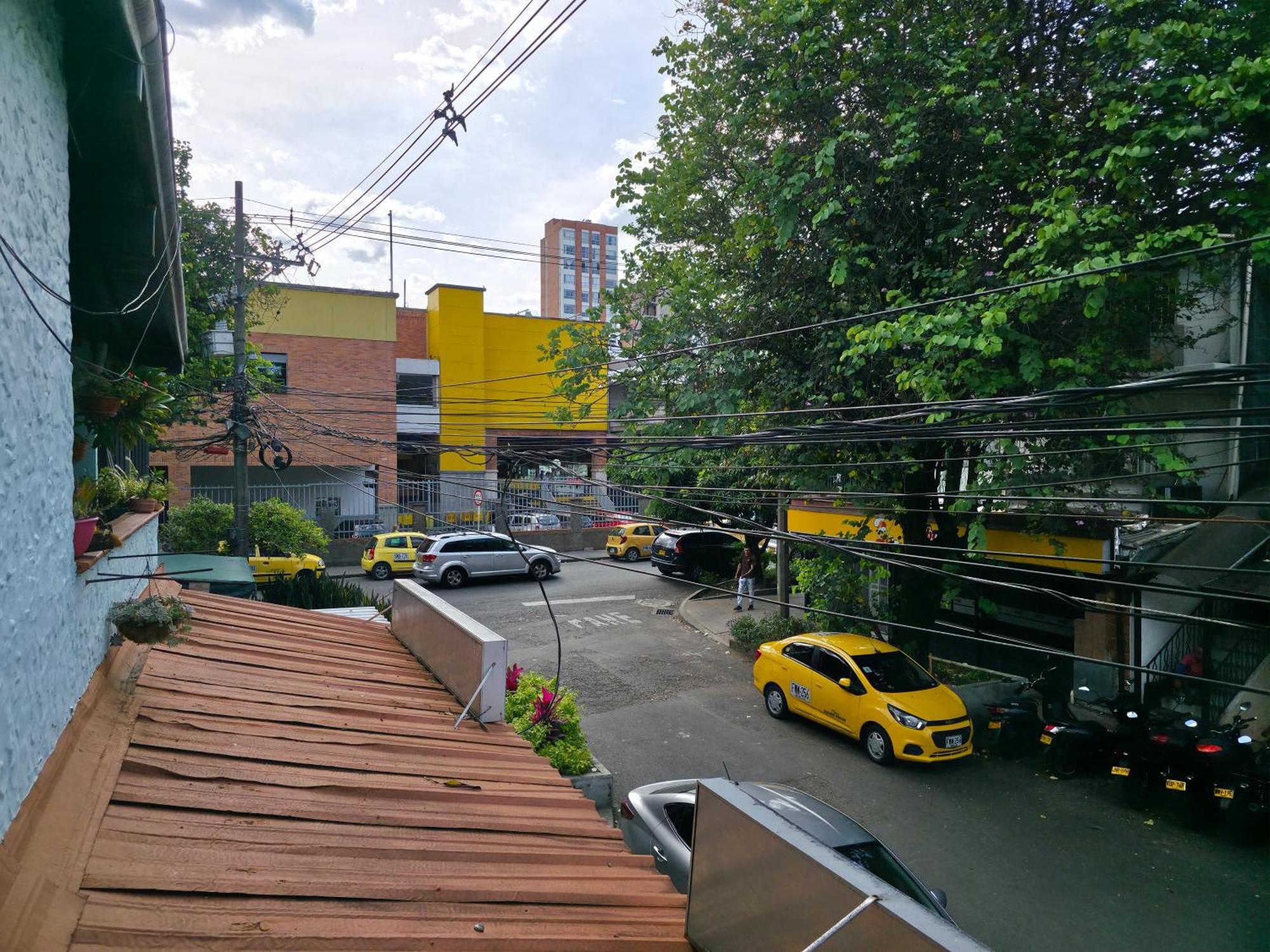 Casa Amplia Y Comoda Cerca Del Estadio Y La 70 *