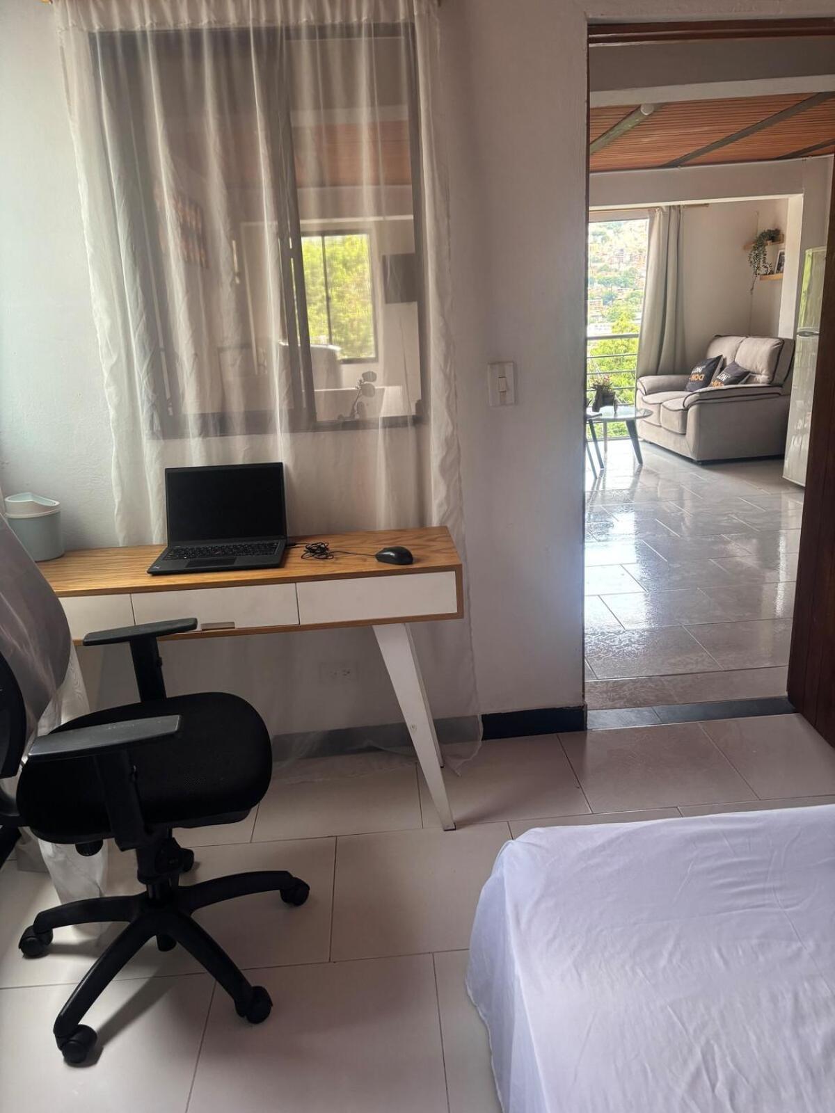 Apartamento Vista Bella En La Mitad De Medellín