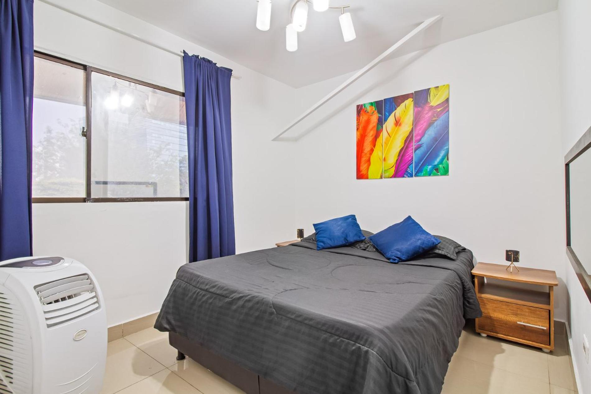 6 Bedroom Penthouse With Pool Table- 1 Block From Lleras Park P4 Medellín