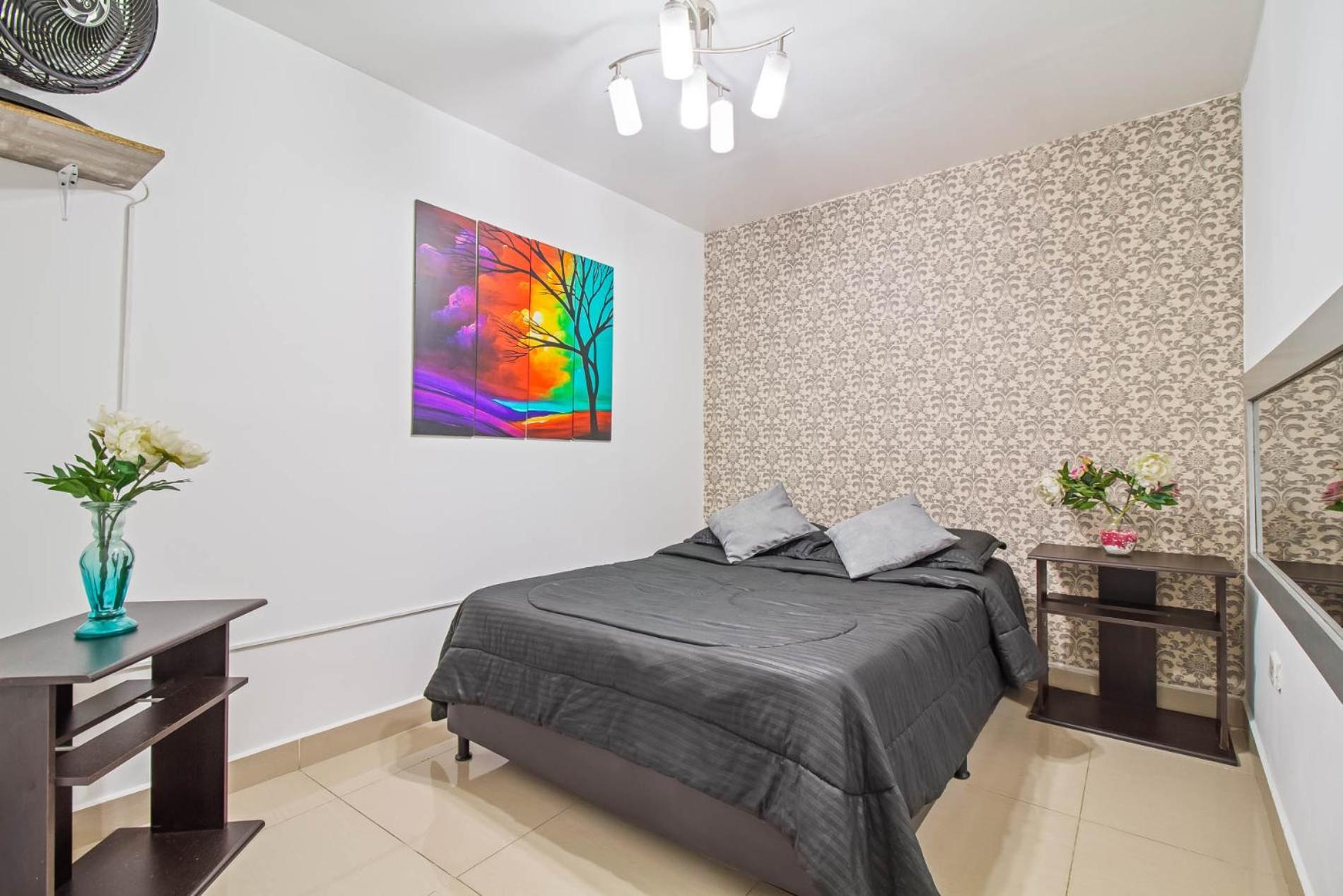 6 Bedroom Penthouse With Pool Table- 1 Block From Lleras Park P4 Medellín