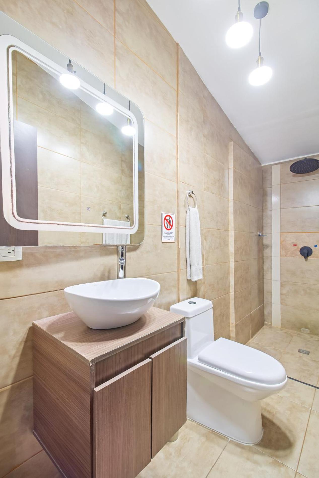 6 Bedroom Penthouse With Pool Table- 1 Block From Lleras Park P4 * Medellín